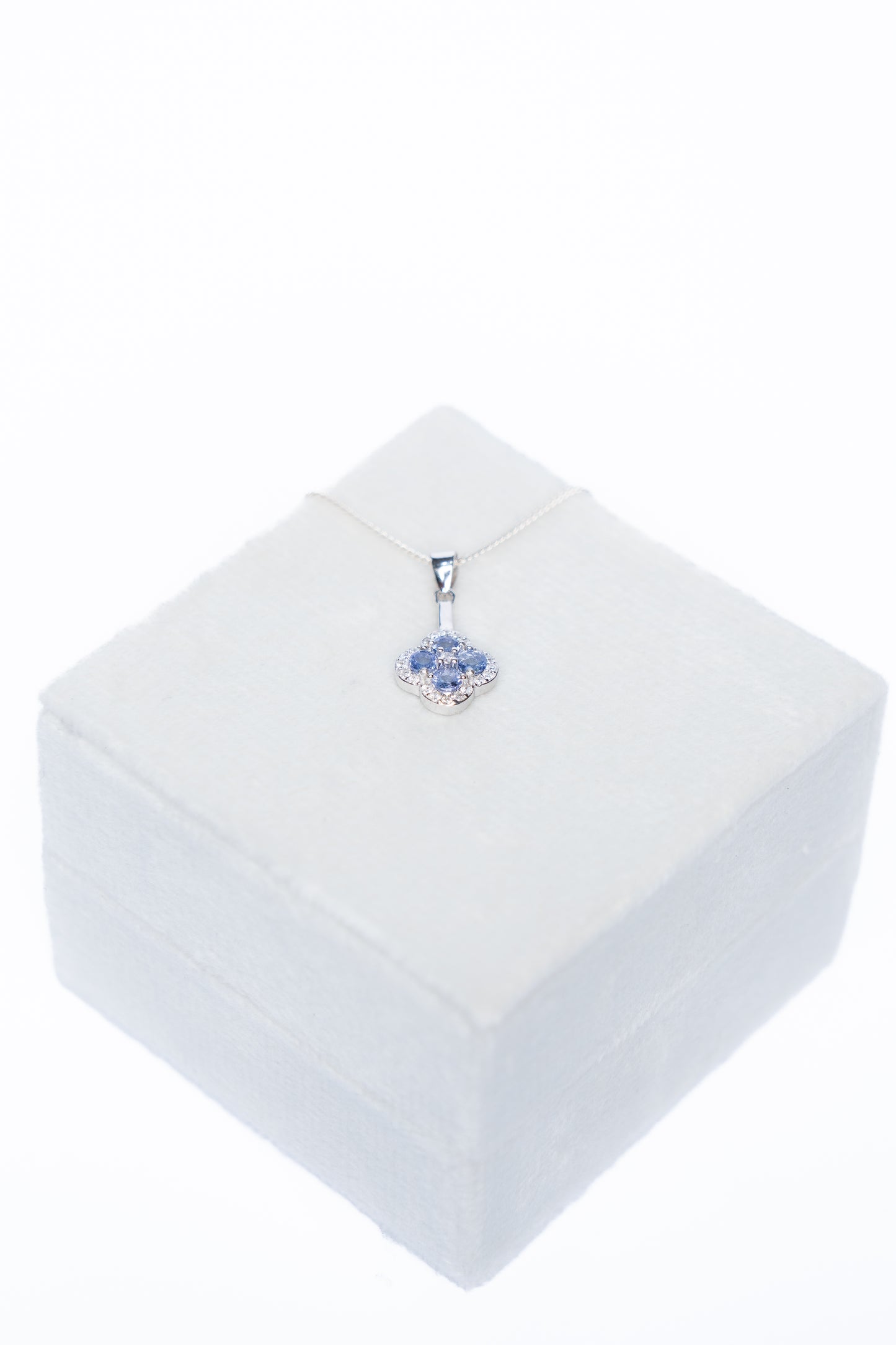 Tanzanite Clover Pendant