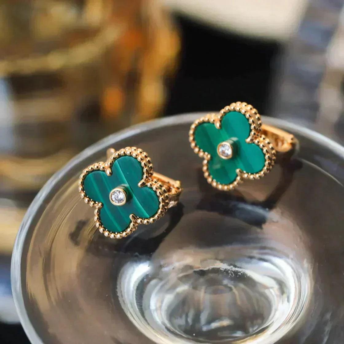 Clovers 1 Motif Malachite and Diamond Earrings