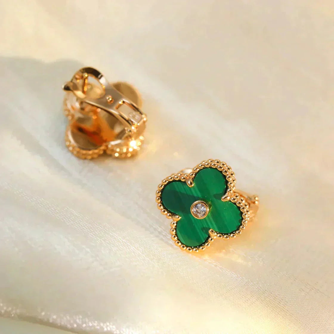 Clovers 1 Motif Malachite and Diamond Earrings