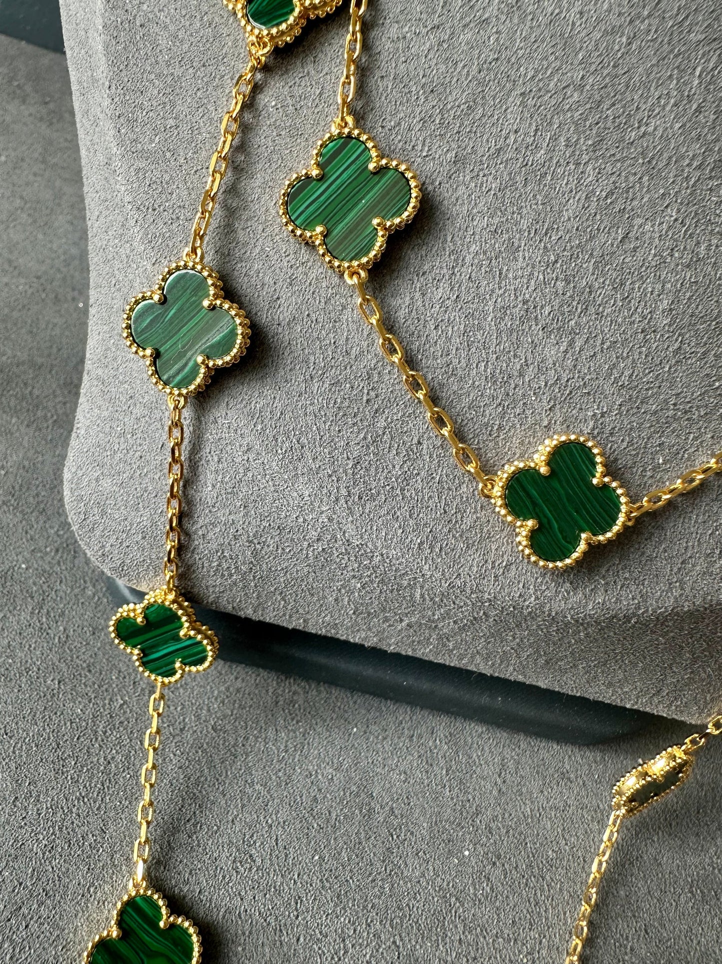 Clovers 20 Motif Malachite Necklace