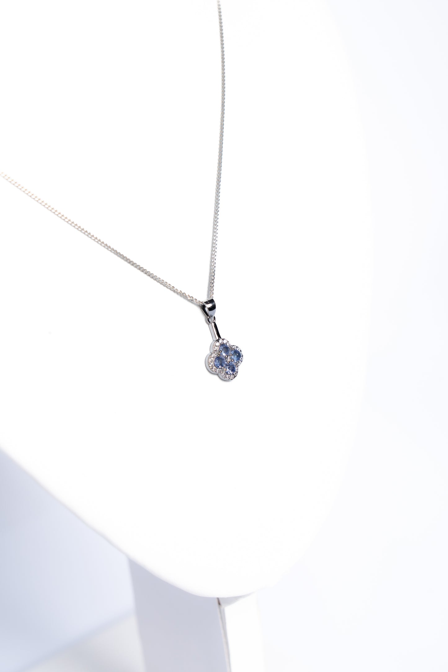 Tanzanite Clover Pendant