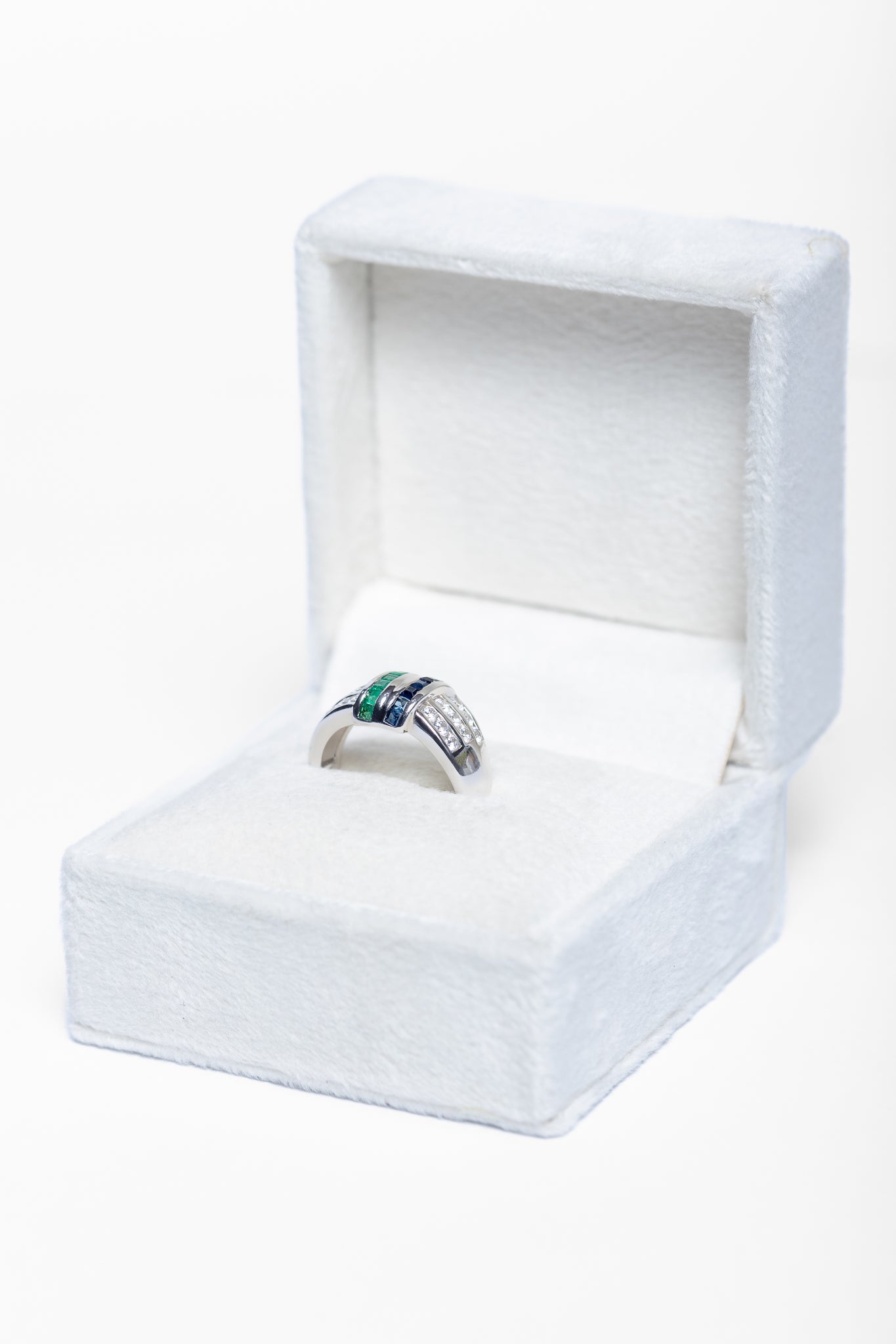 Blue Sapphire and Emerald Ring