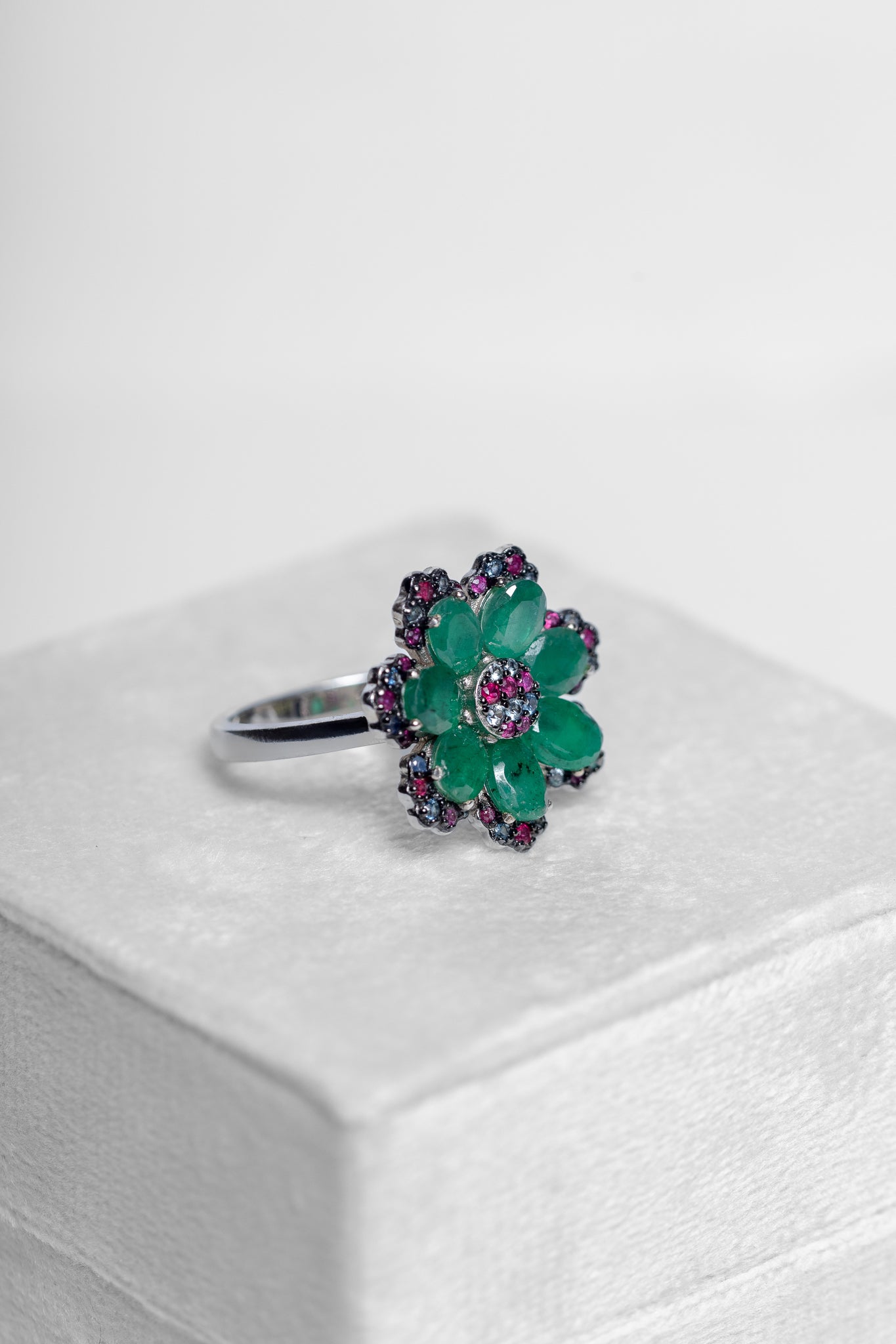 Emerald Flower Ring