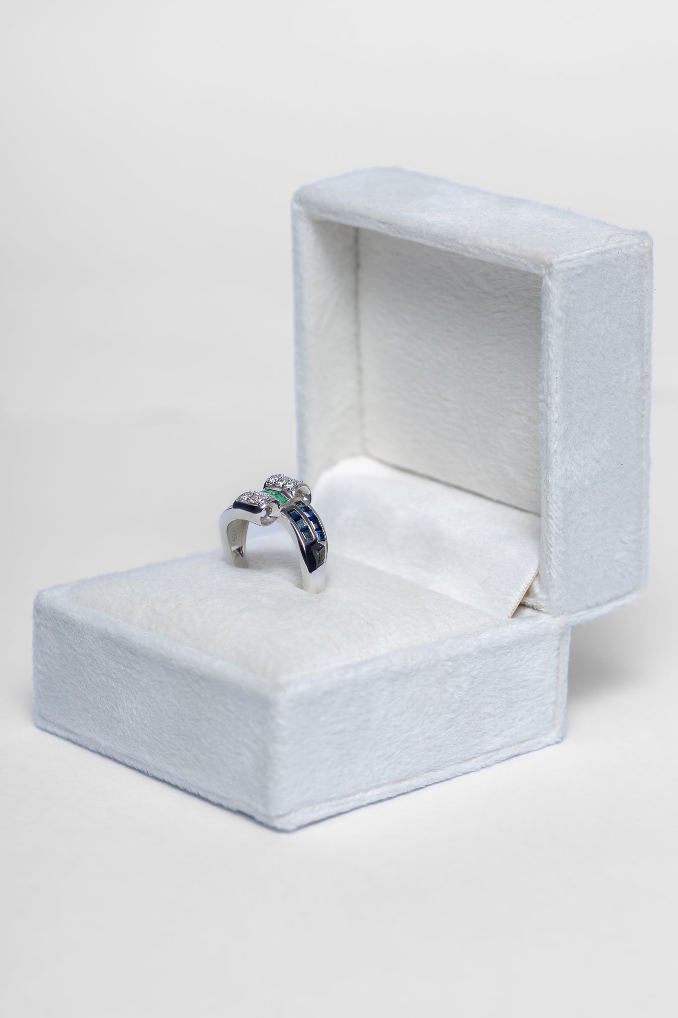Blue Sapphire and Emerald Ring