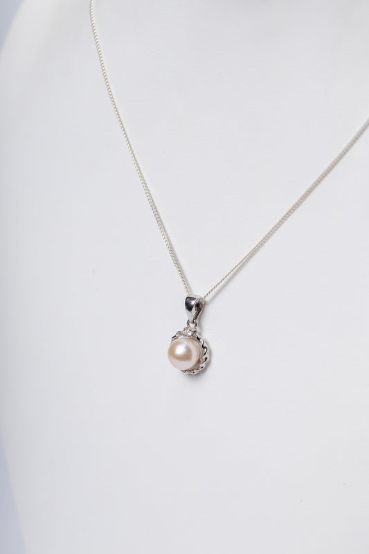 Pearl Elegant Pendant