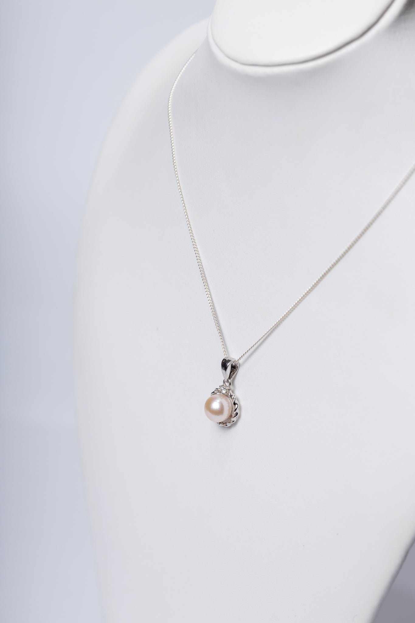 Pearl Elegant Pendant