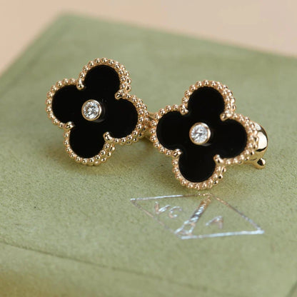 Clovers 1 Motif Onyx and Diamond Earrings