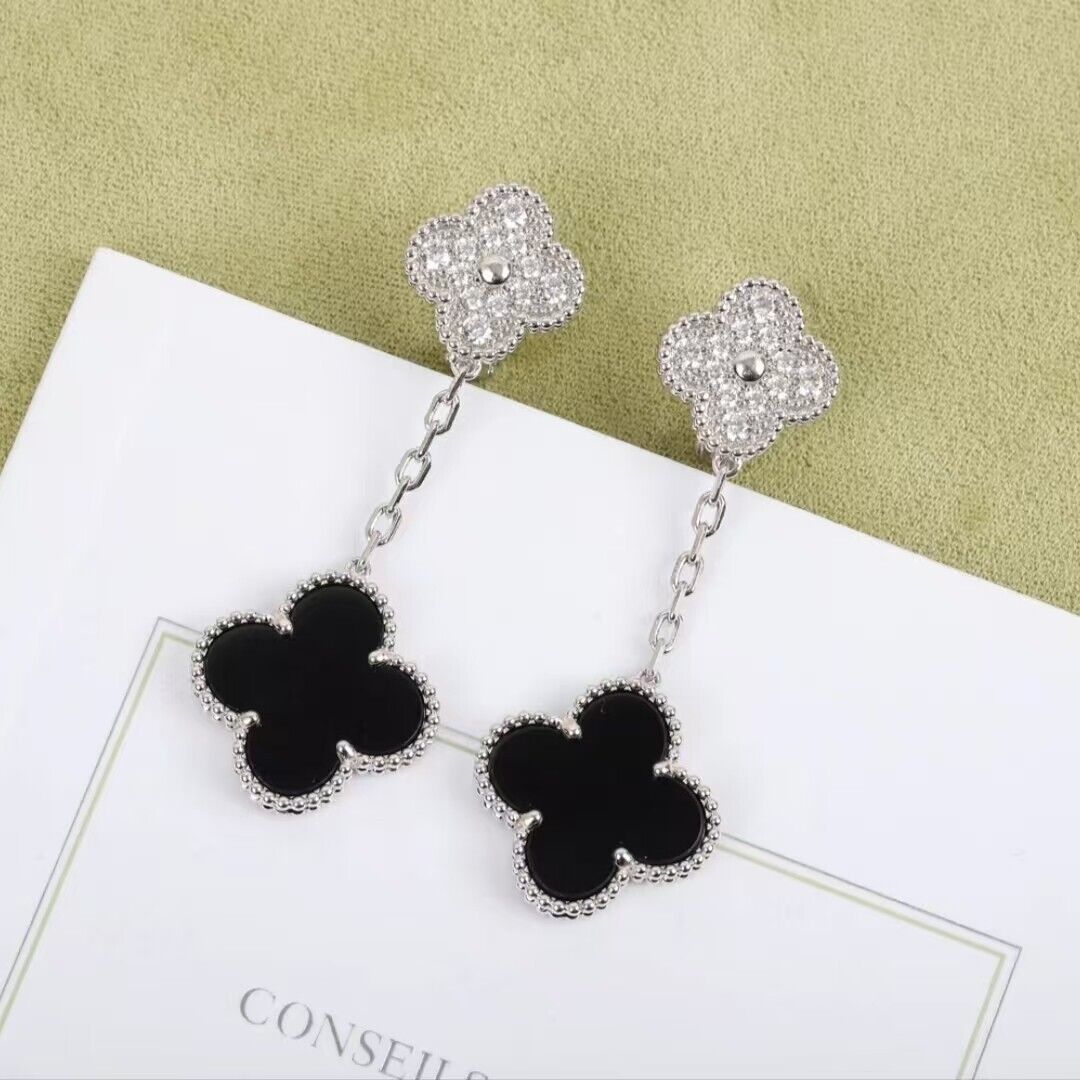 Clover 2 Motifs Onyx and Diamond Earrings